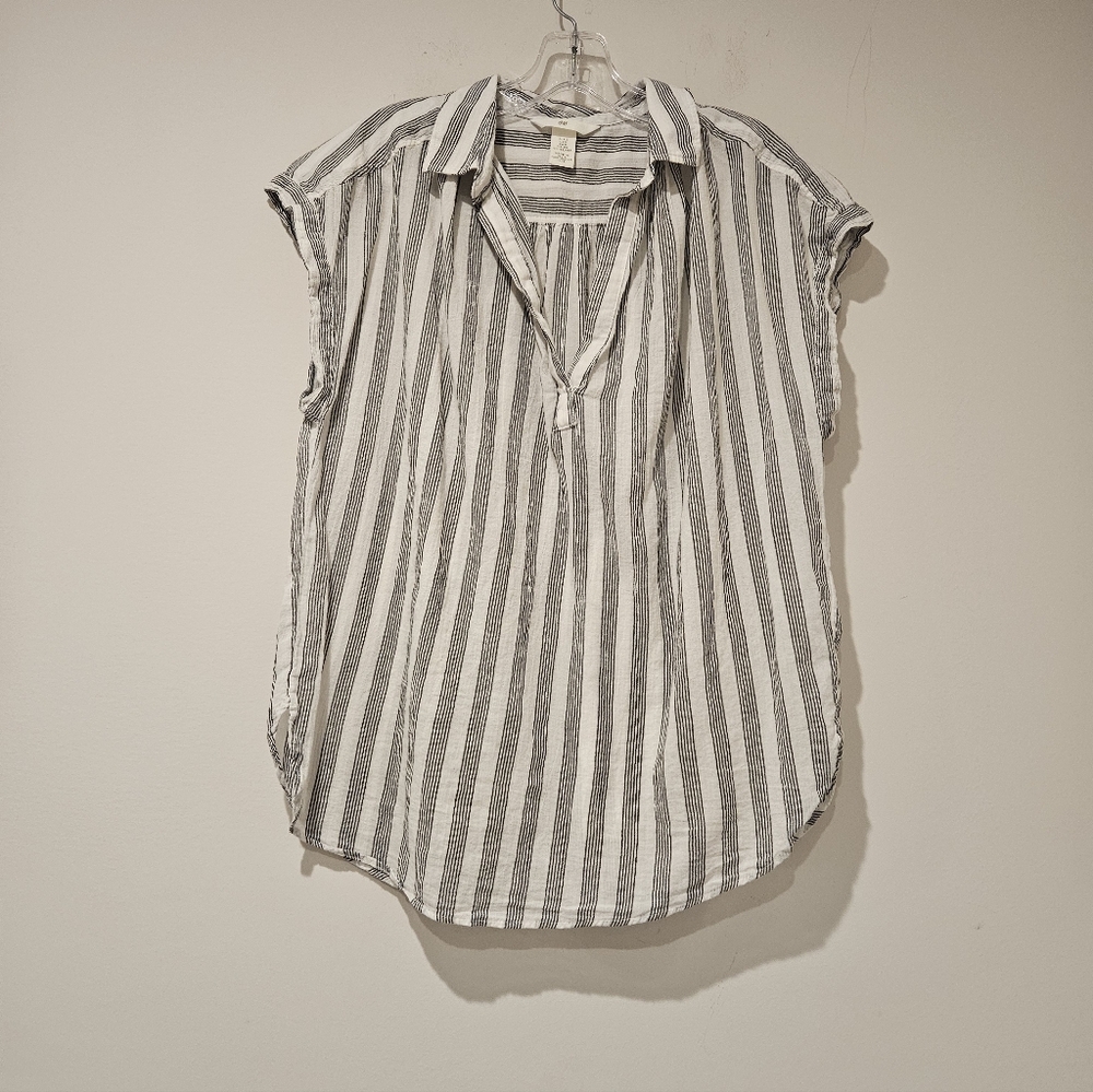 H&M Striped Shirt in Gray and White, Size Small